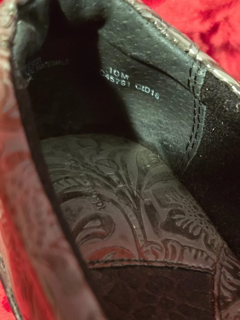 b.o.c. Born O Concept Embossed Slip‑On Shoes – Silver Floral/Paisley (10M)
